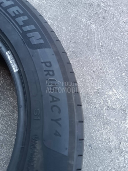 Michelin 215/55 R17 Letnja