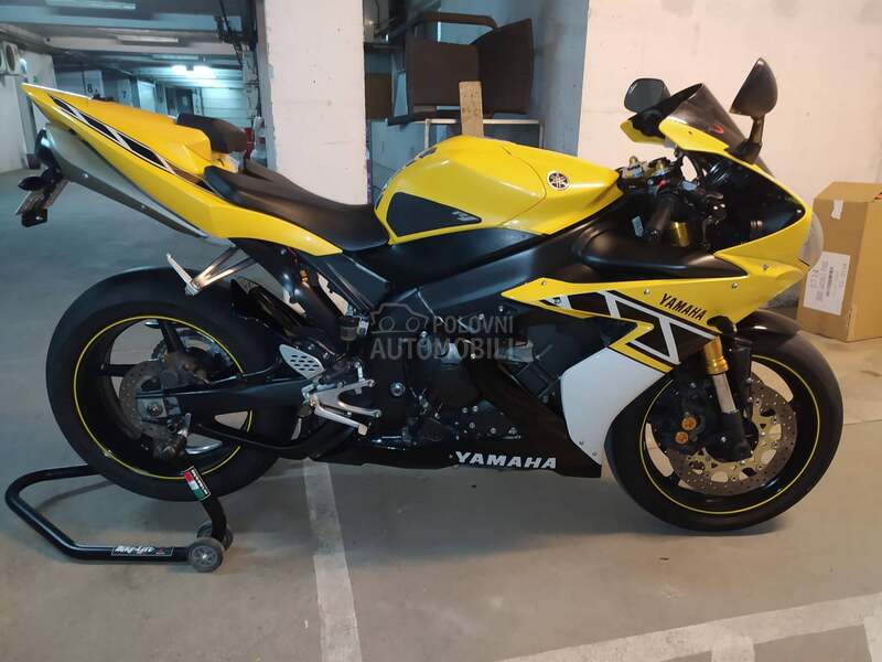 Yamaha R1
