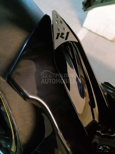 Yamaha R1