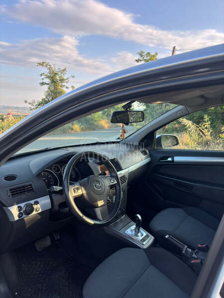 Opel Astra H 