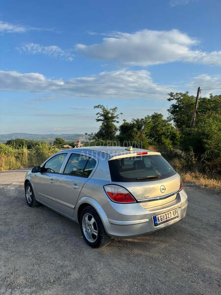 Opel Astra H 