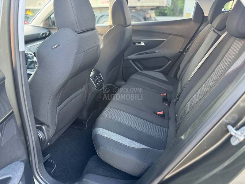 Peugeot 3008 PureTech  ALLURE