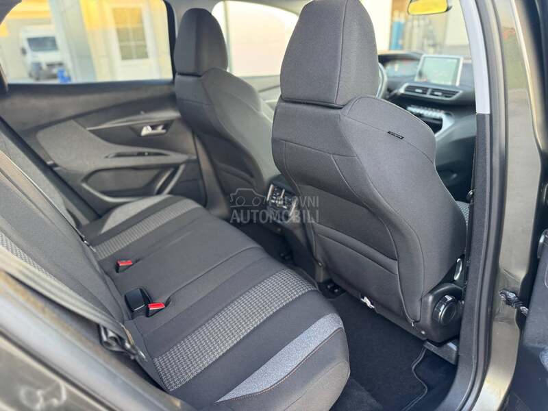 Peugeot 3008 PureTech  ALLURE