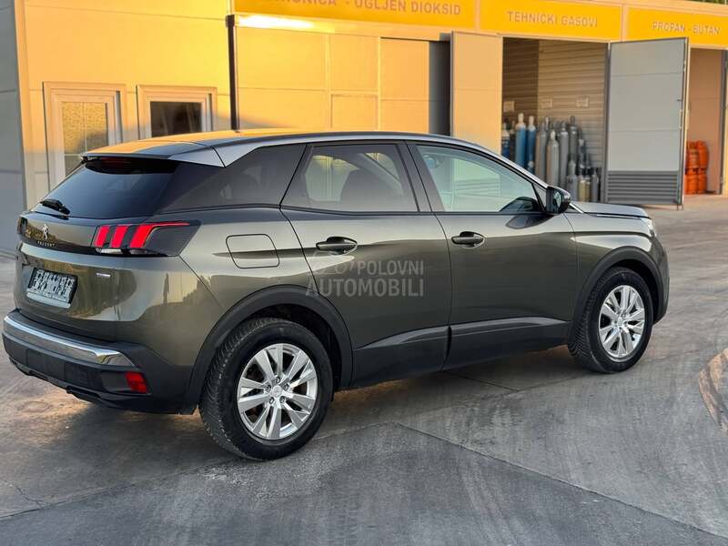 Peugeot 3008 PureTech  ALLURE