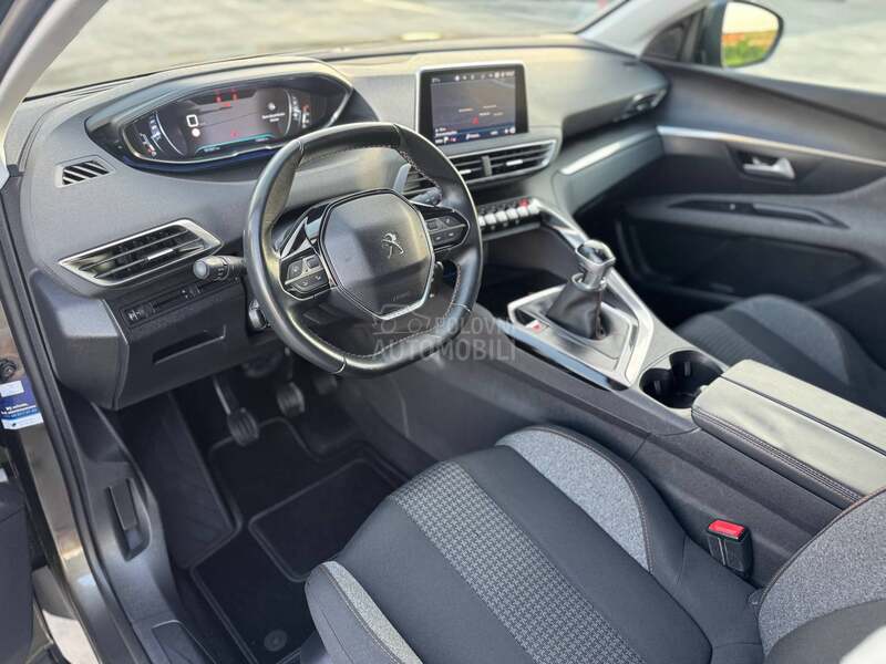 Peugeot 3008 PureTech  ALLURE