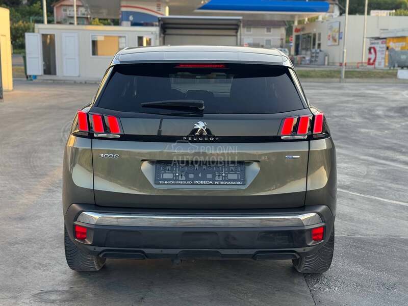 Peugeot 3008 PureTech  ALLURE