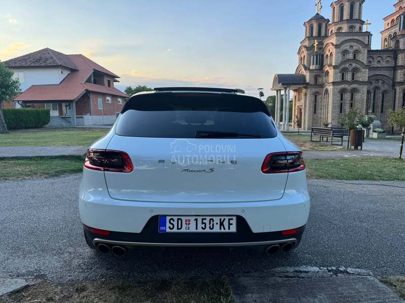 Porsche Macan 3.0 Macan S vazduh