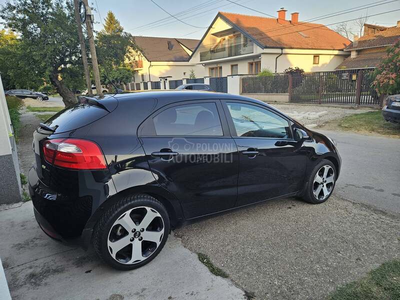 Kia Rio Max Oprema