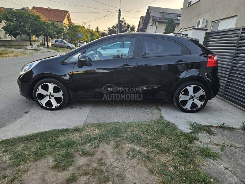 Kia Rio Max Oprema