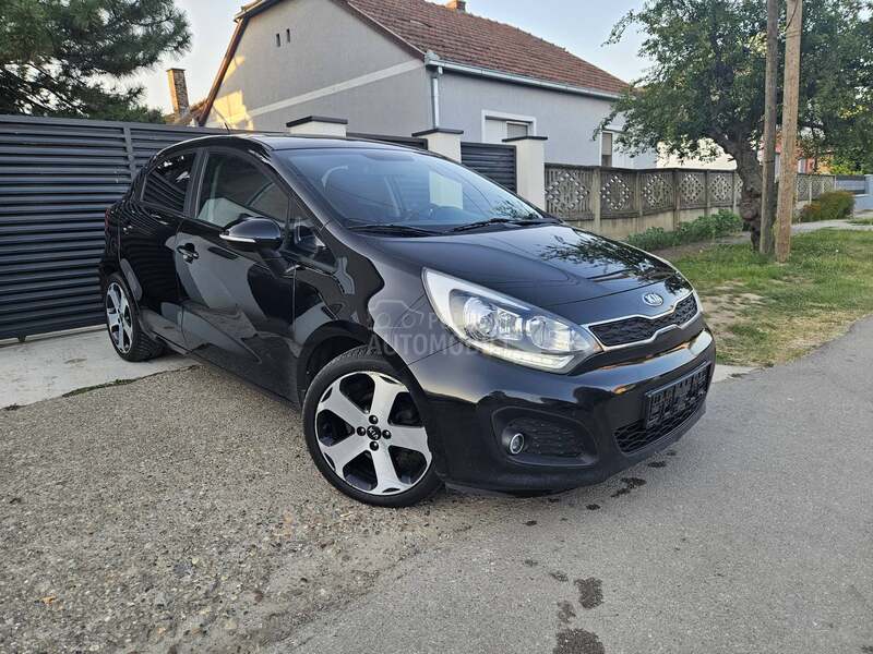 Kia Rio Max Oprema