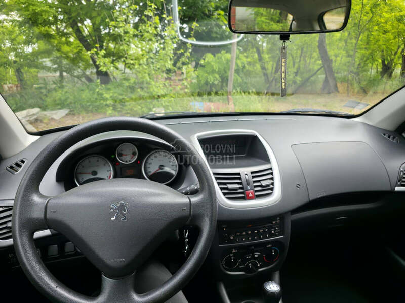 Peugeot 206 plus 