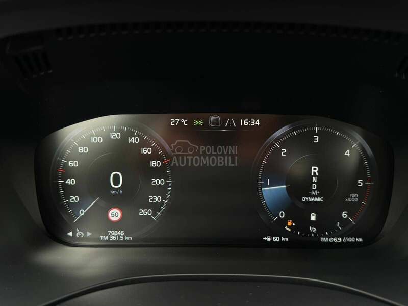Volvo XC60 AWD/HYBRID/MOMENTUM