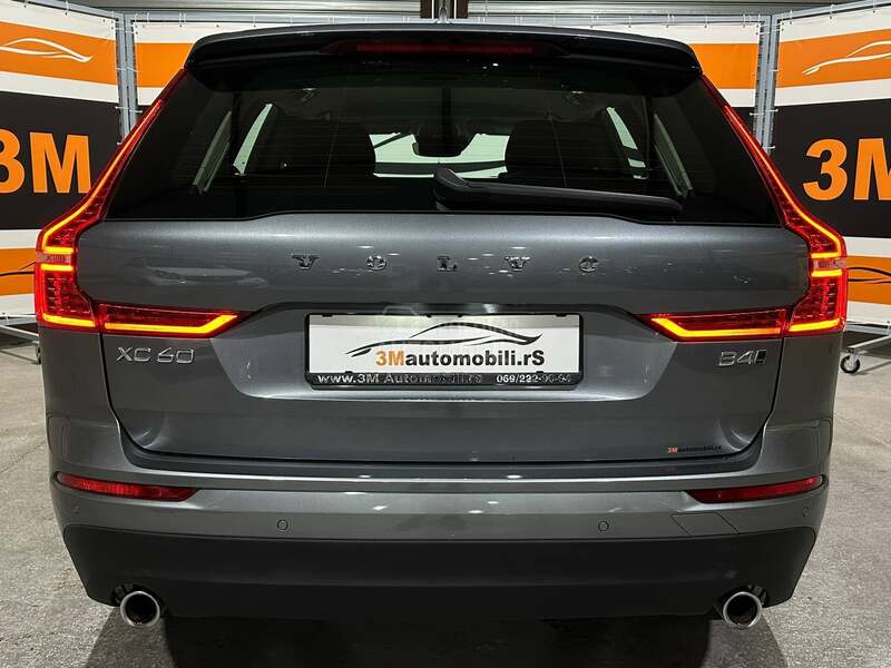 Volvo XC60 AWD/HYBRID/MOMENTUM