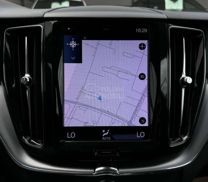 Volvo XC60 AWD/HYBRID/MOMENTUM