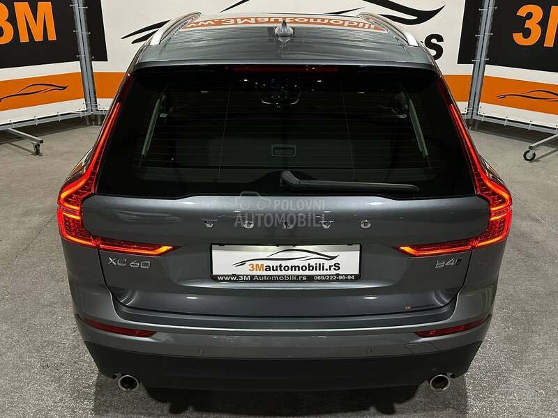 Volvo XC60 AWD/HYBRID/MOMENTUM