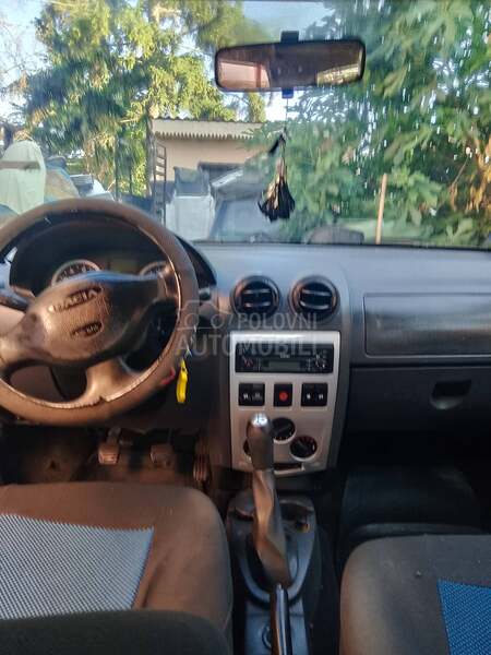 Dacia Logan 