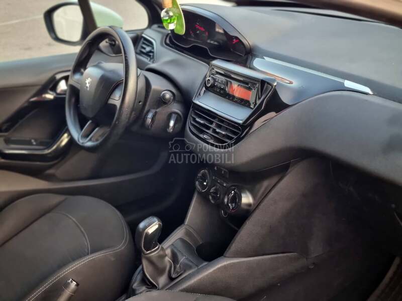Peugeot 208 1.4 HDI /BAŠ D0BAR/