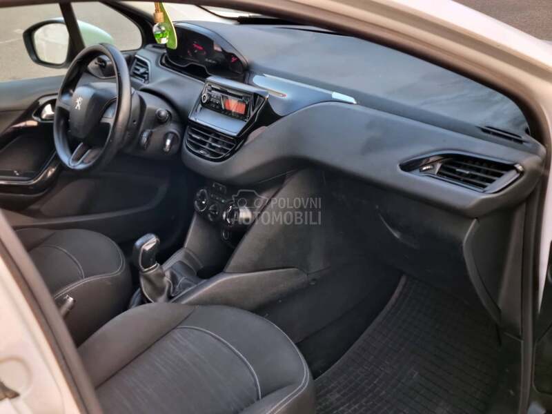 Peugeot 208 1.4 HDI /BAŠ D0BAR/