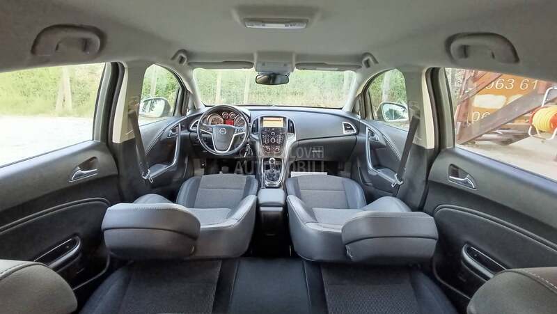 Opel Astra J 1.7cdti COSMO