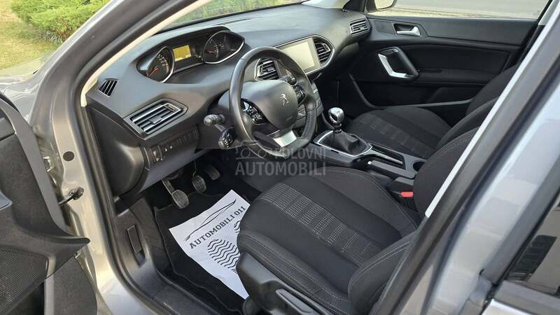 Peugeot 308 1.6 eHDI  PANO
