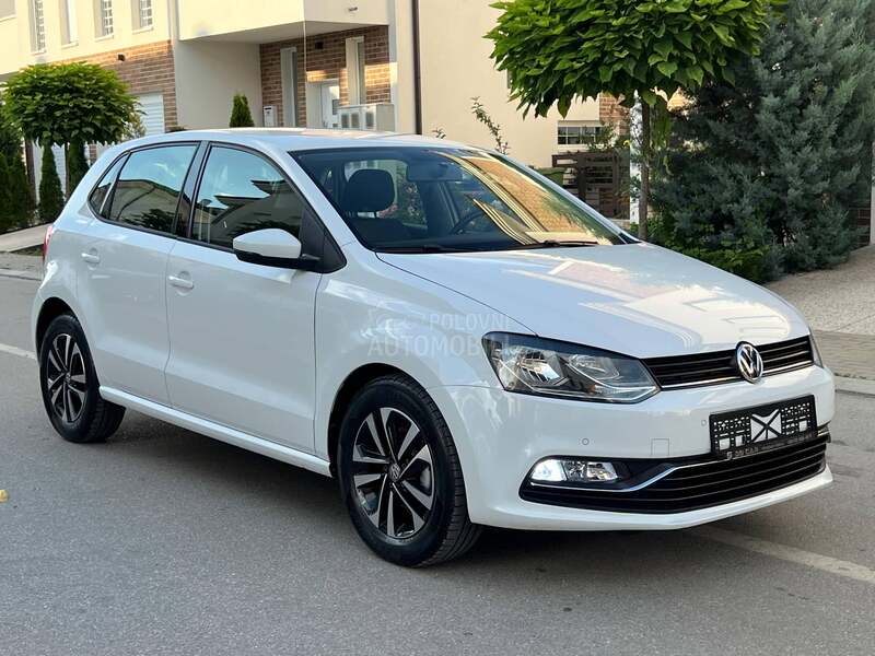 Volkswagen Polo restaling car play