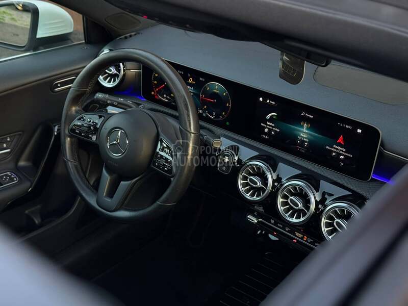 Mercedes Benz A 180 Pano/Kamera/Auto