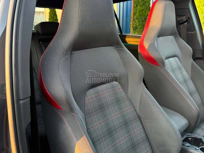 Volkswagen Golf 8 GTI/Pano/IQ/Kamera