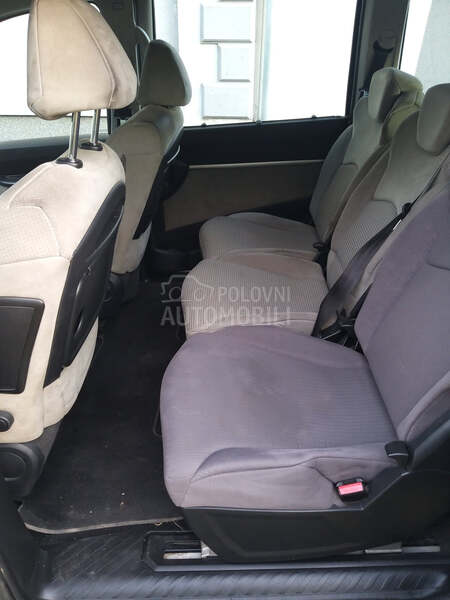 Peugeot 807 Rezervisan