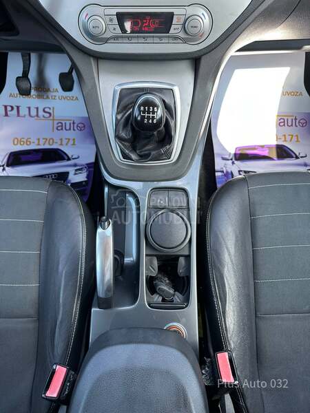 Ford Kuga N O V A / 4x4