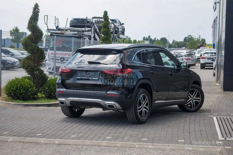 Mercedes Benz GLA 200 D AT NavLed