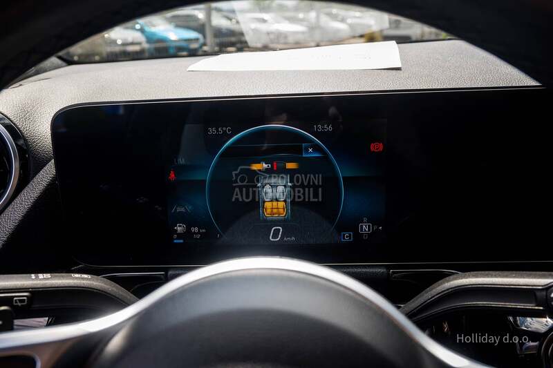 Mercedes Benz GLA 200 D AT NavLed