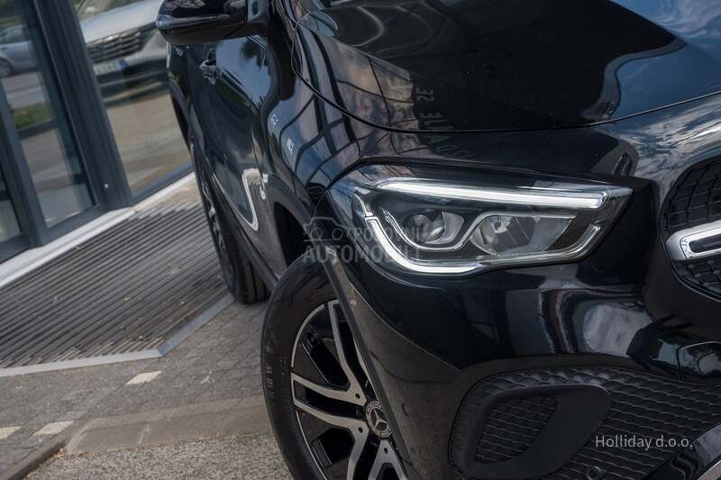 Mercedes Benz GLA 200 D AT NavLed