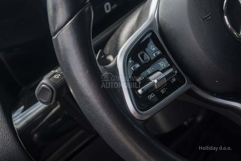 Mercedes Benz GLA 200 D AT NavLed