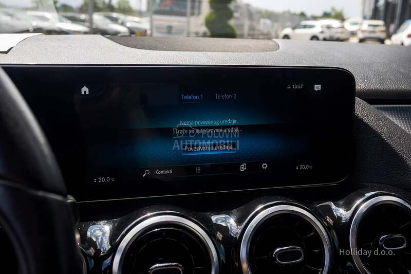 Mercedes Benz GLA 200 D AT NavLed