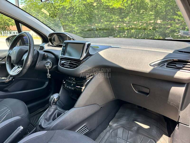 Peugeot 208 ACTIVE 1.2