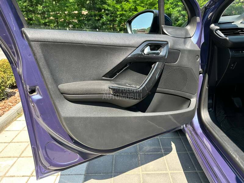 Peugeot 208 ACTIVE 1.2