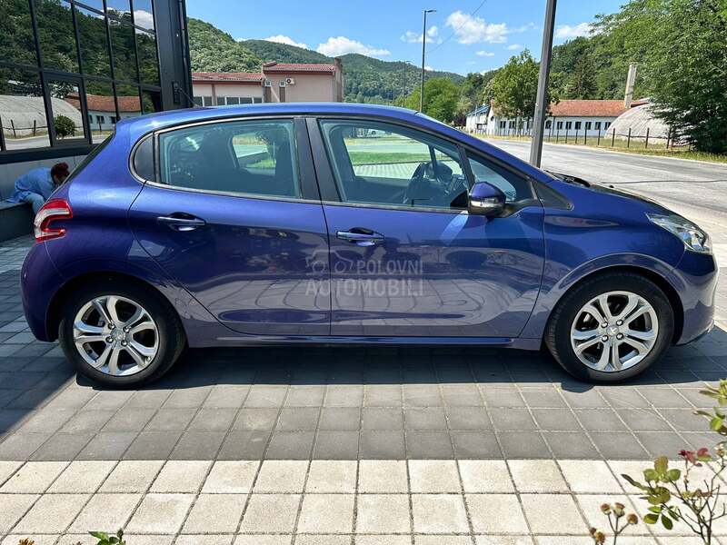 Peugeot 208 ACTIVE 1.2