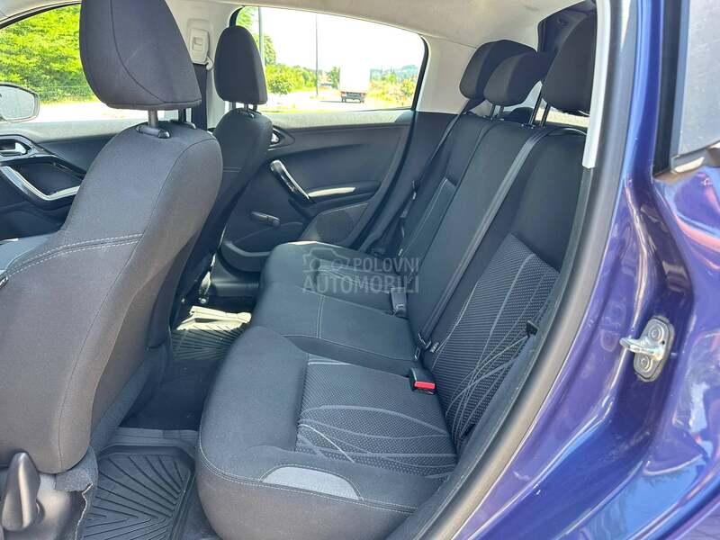 Peugeot 208 ACTIVE 1.2