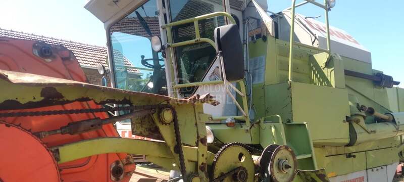 Claas Dominator 76