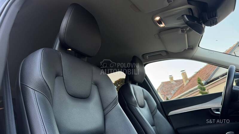 Volvo XC90 REZERVISAN