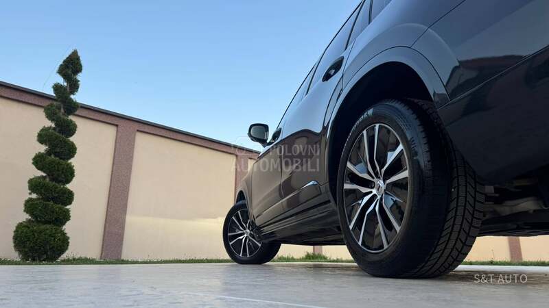 Volvo XC90 REZERVISAN