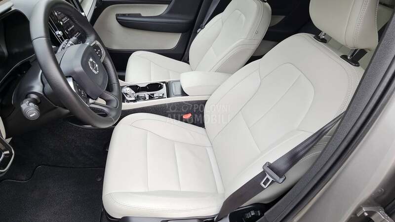 Volvo XC40 T5 248hp INSCRIPTION