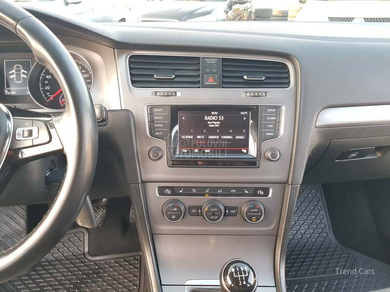 Volkswagen Golf 7 1.6 TDI XENON