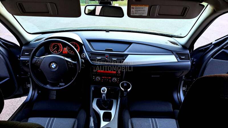 BMW X1 4X4 PANO XEN NOV