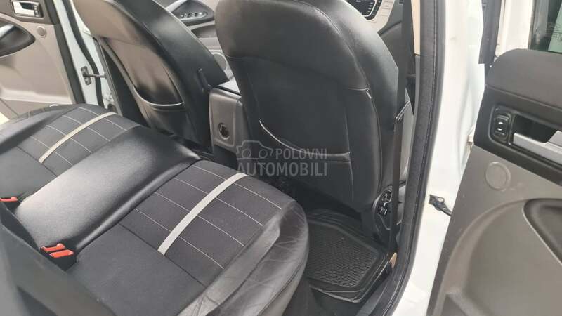 Ford Kuga 2.0d 4x4 PANO/XSEN
