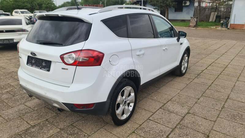 Ford Kuga 2.0d 4x4 PANO/XSEN
