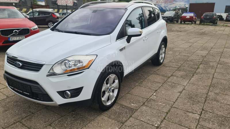 Ford Kuga 2.0d 4x4 PANO/XSEN