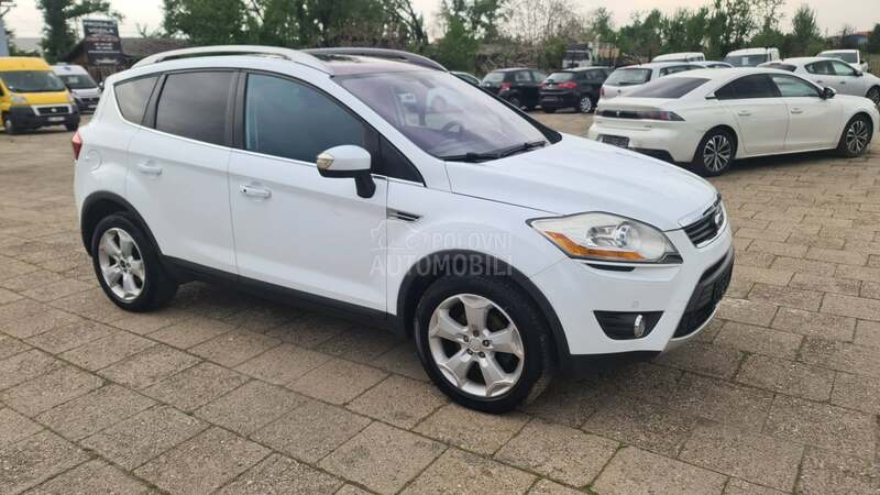 Ford Kuga 2.0d 4x4 PANO/XSEN