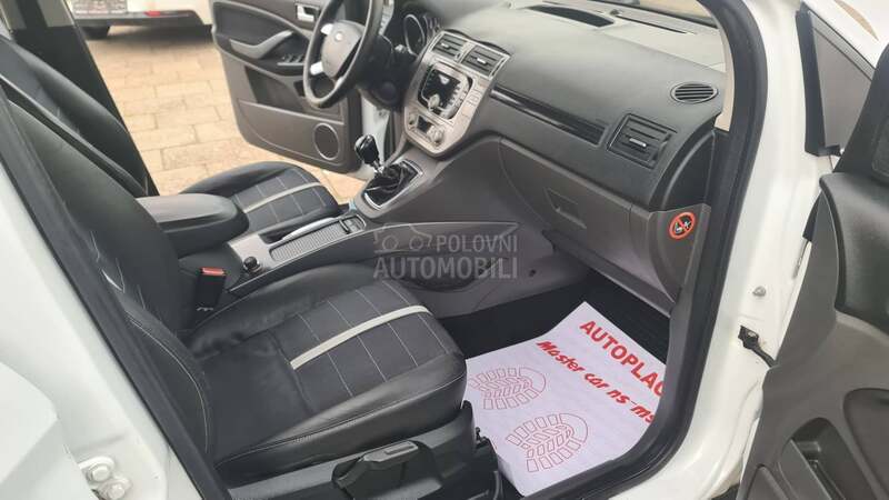 Ford Kuga 2.0d 4x4 PANO/XSEN