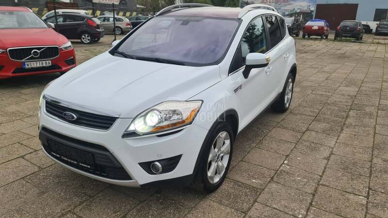 Ford Kuga 2.0d 4x4 PANO/XSEN